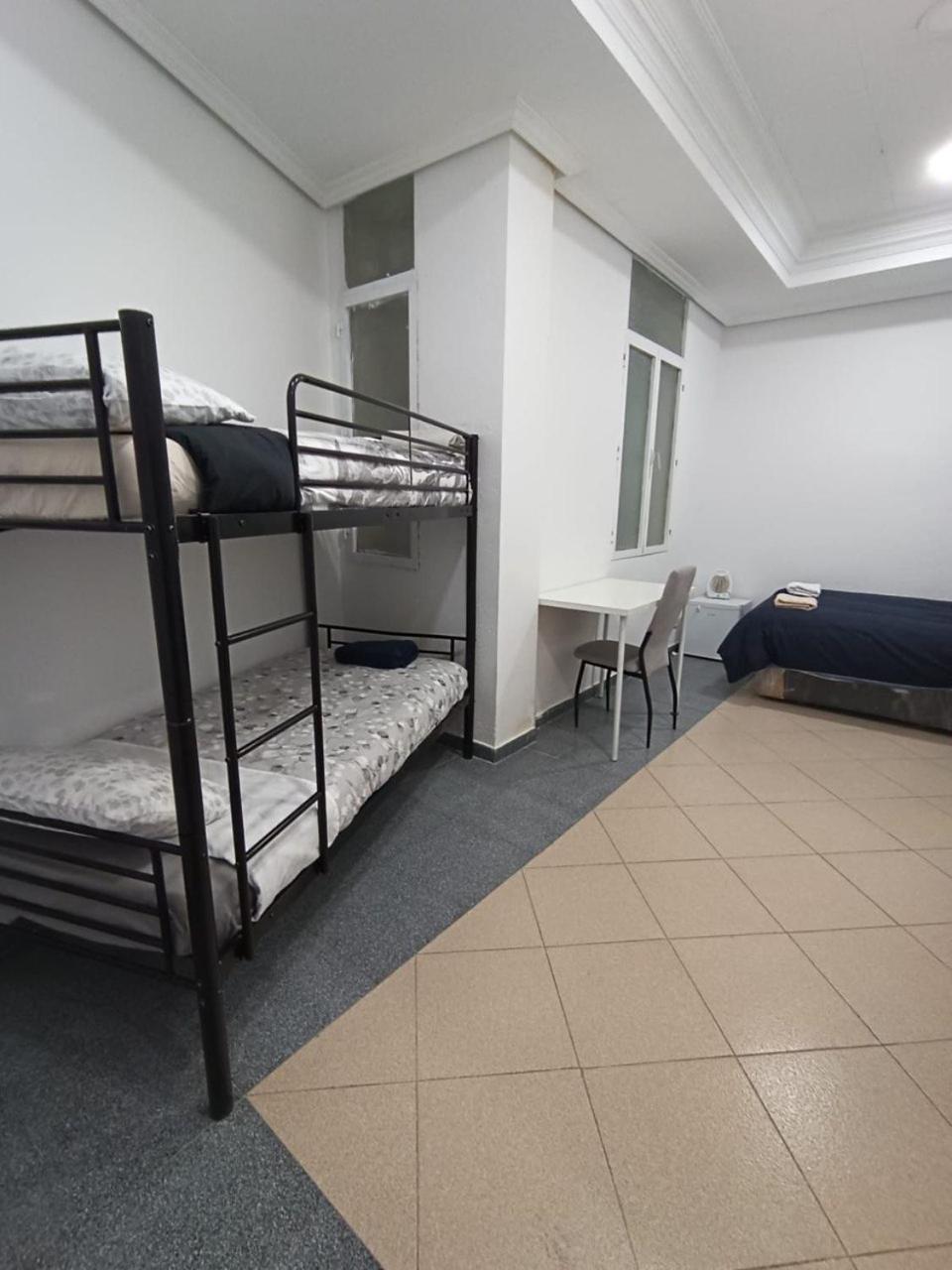 Parsa Residencial House Hotel Мадрид Екстериор снимка