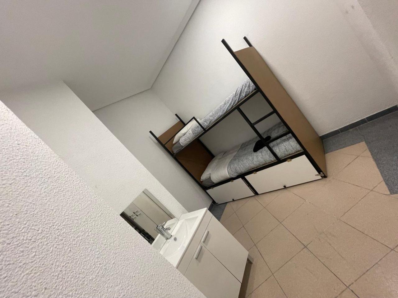 Parsa Residencial House Hotel Мадрид Екстериор снимка