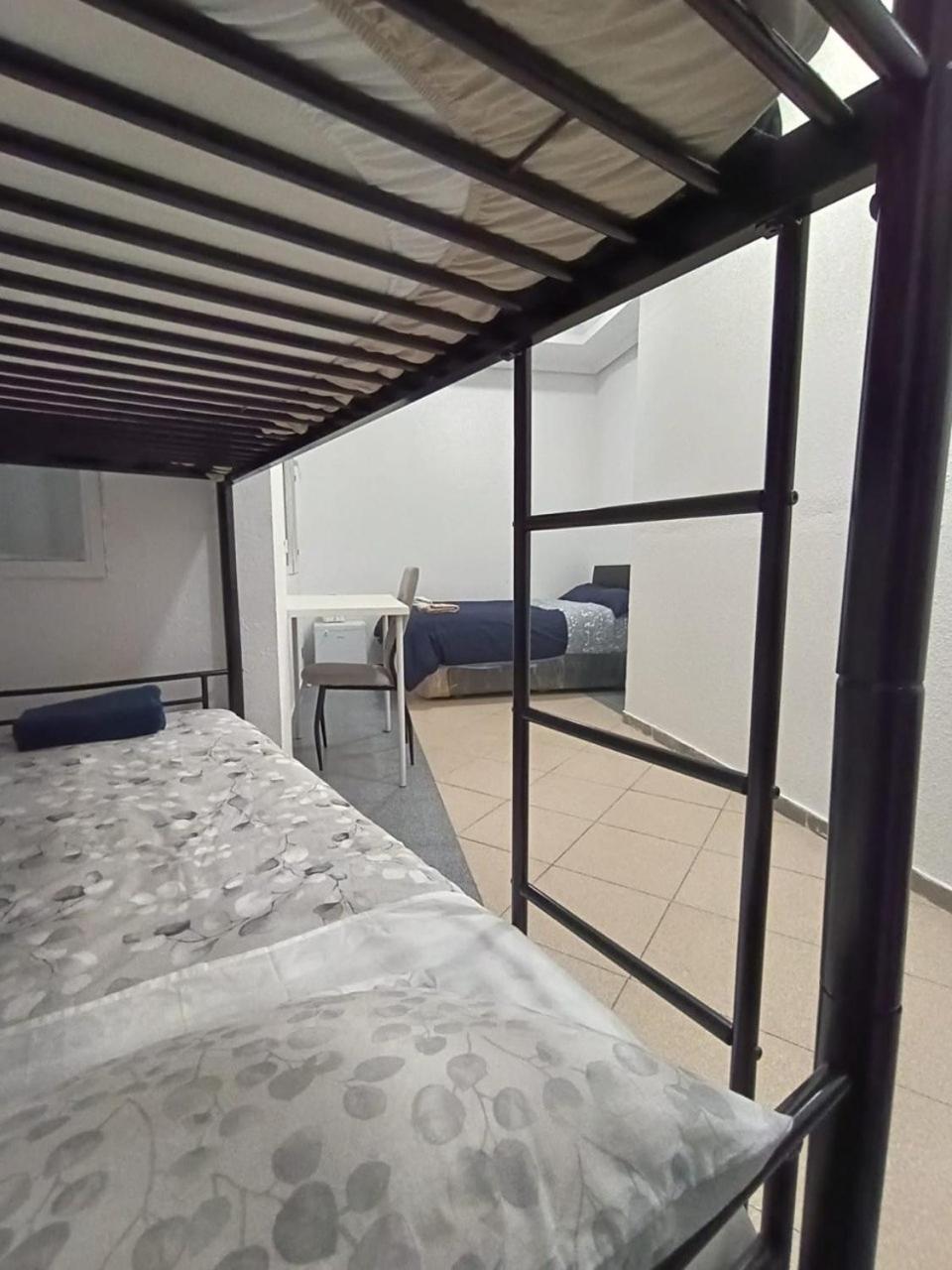 Parsa Residencial House Hotel Мадрид Екстериор снимка