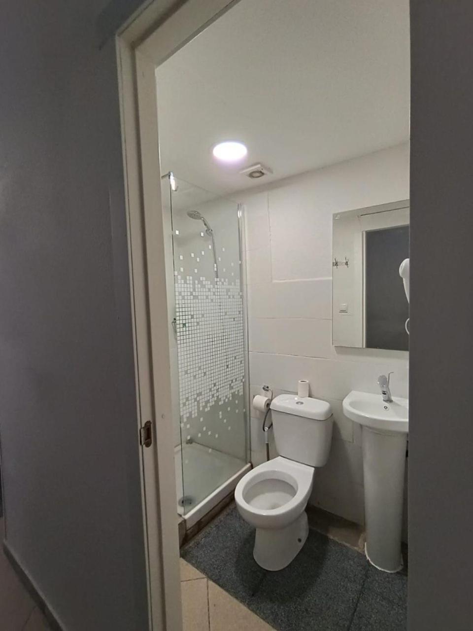 Parsa Residencial House Hotel Мадрид Екстериор снимка